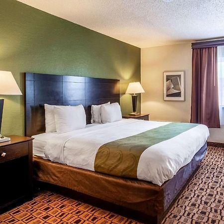 Coratel Plus Suites Wichita West Airport 외부 사진