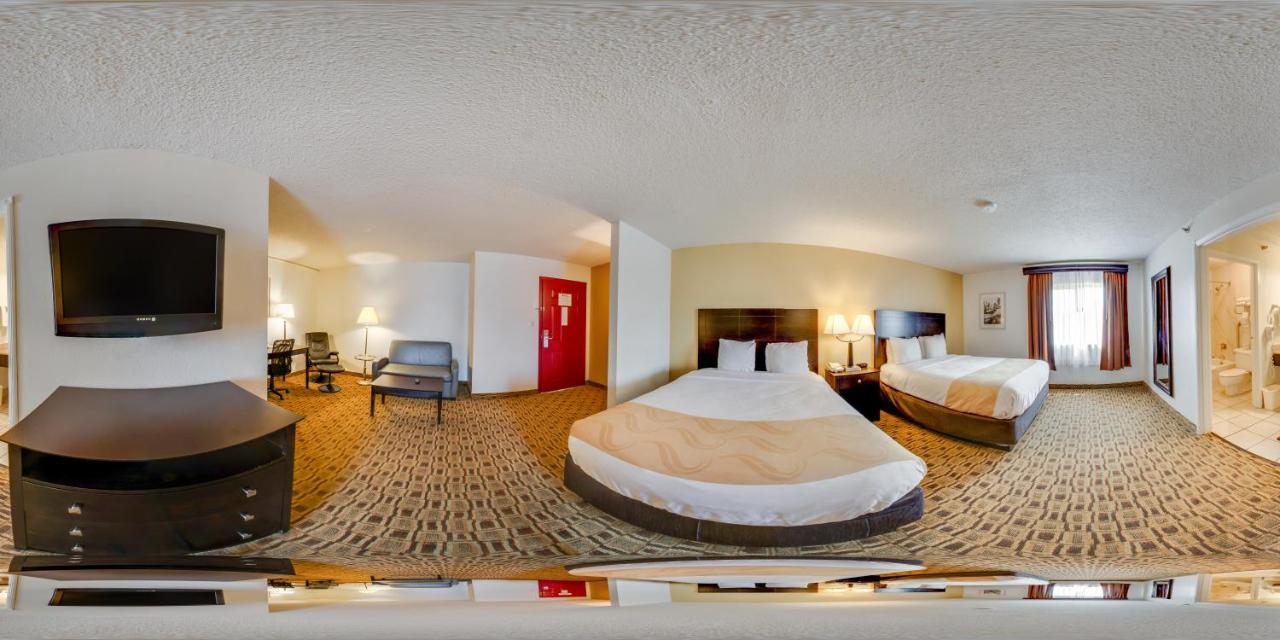Coratel Plus Suites Wichita West Airport 외부 사진