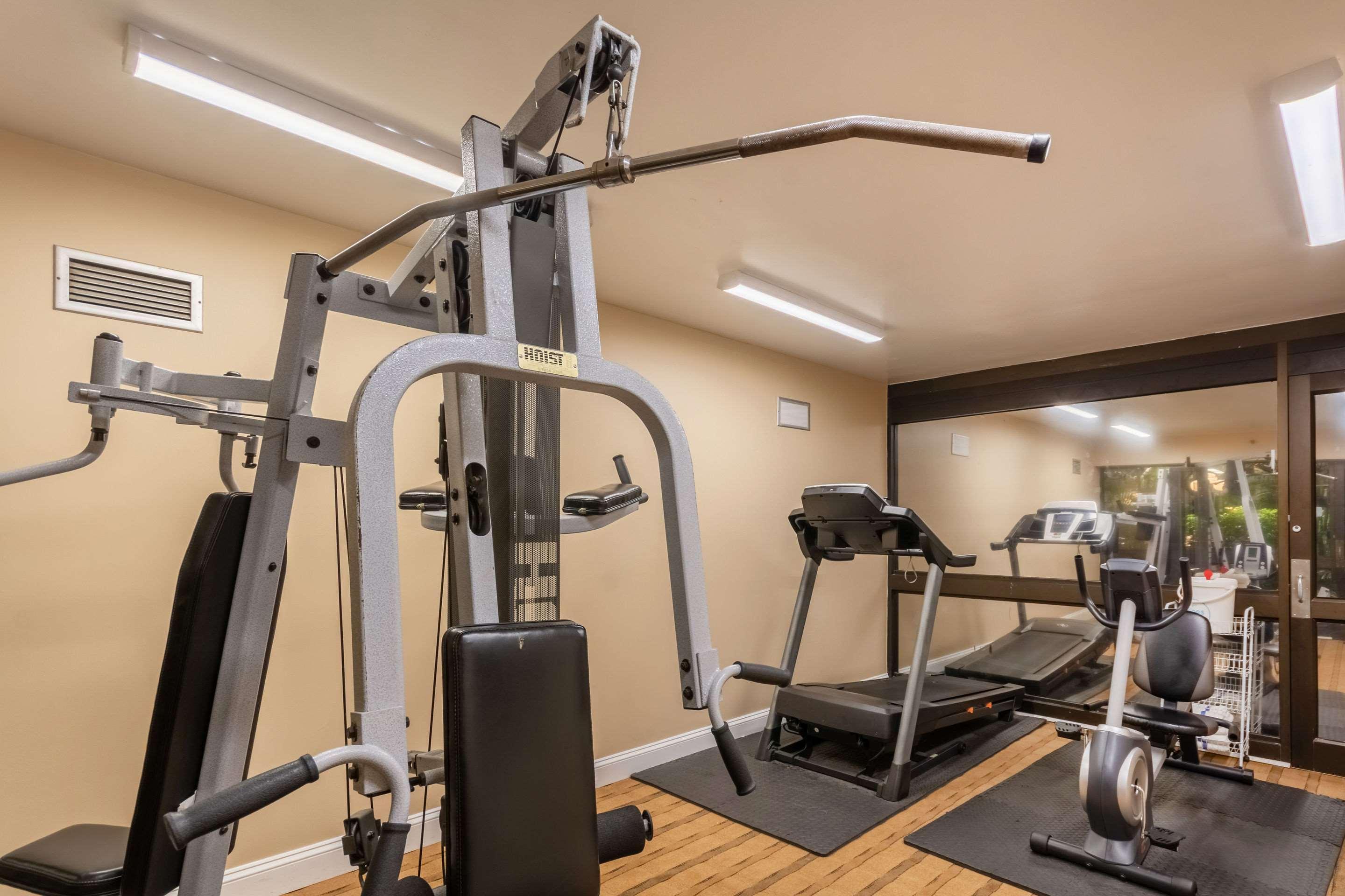 Coratel Plus Suites Wichita West Airport 외부 사진