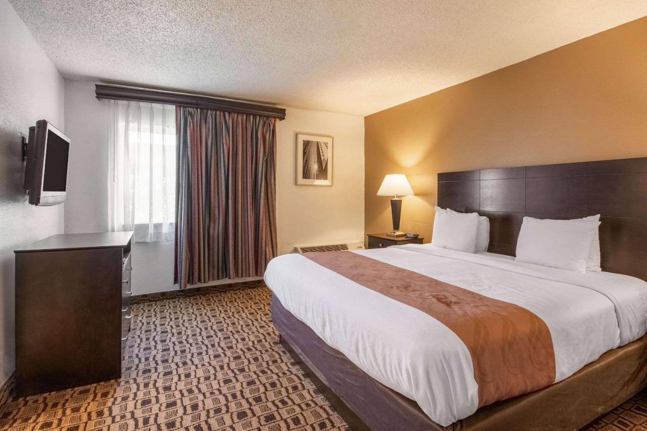 Coratel Plus Suites Wichita West Airport 외부 사진